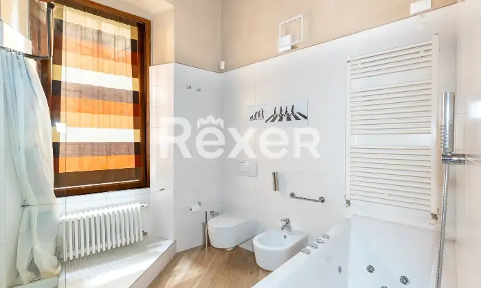 Rexer-BRESCIA-Palazzo-composto-da-tre-unit-con-corte-esclusiva-Altro