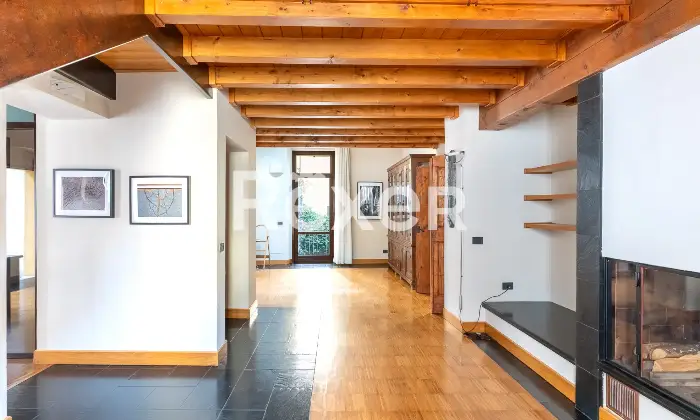 Rexer-BRESCIA-Palazzo-composto-da-tre-unit-con-corte-esclusiva-Altro