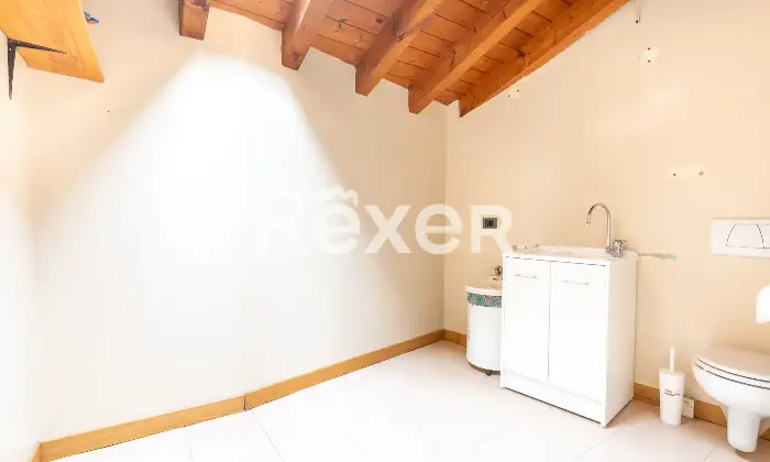 Rexer-BRESCIA-Palazzo-composto-da-tre-unit-con-corte-esclusiva-Altro