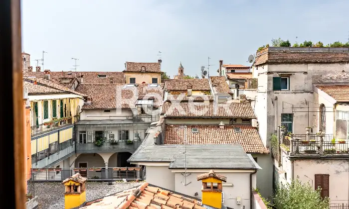Rexer-BRESCIA-Palazzo-composto-da-tre-unit-con-corte-esclusiva-Altro