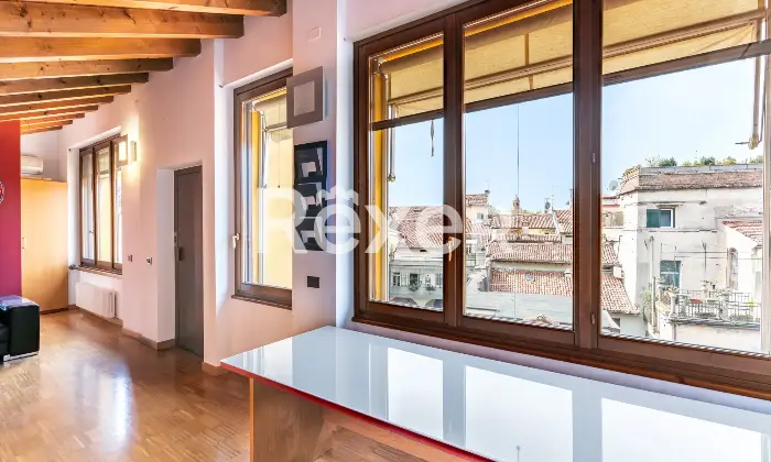 Rexer-BRESCIA-Palazzo-composto-da-tre-unit-con-corte-esclusiva-Altro