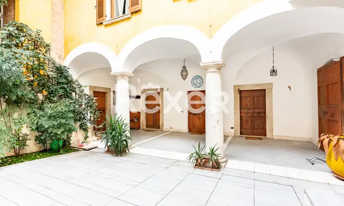 Rexer-BRESCIA-Palazzo-composto-da-tre-unit-con-corte-esclusiva-Altro
