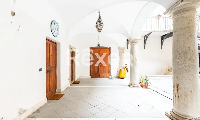 Rexer-BRESCIA-Palazzo-composto-da-tre-unit-con-corte-esclusiva-Altro