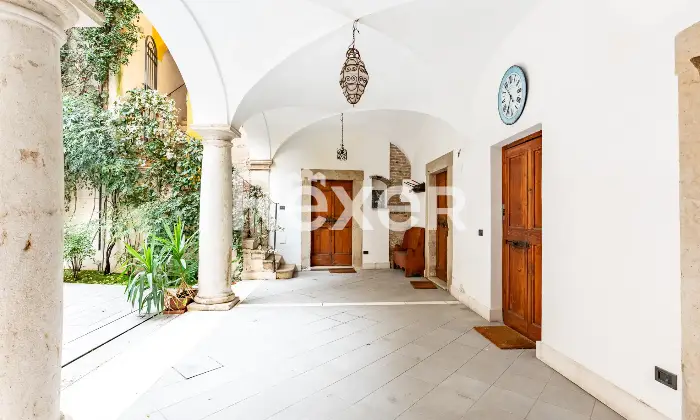 Rexer-BRESCIA-Palazzo-composto-da-tre-unit-con-corte-esclusiva-Altro