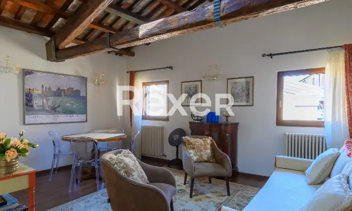 Rexer-Venezia-Appartamento-in-edificio-depoca-con-vista-canale-Altro