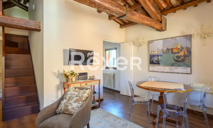 Rexer-Venezia-Appartamento-in-edificio-depoca-con-vista-canale-Altro