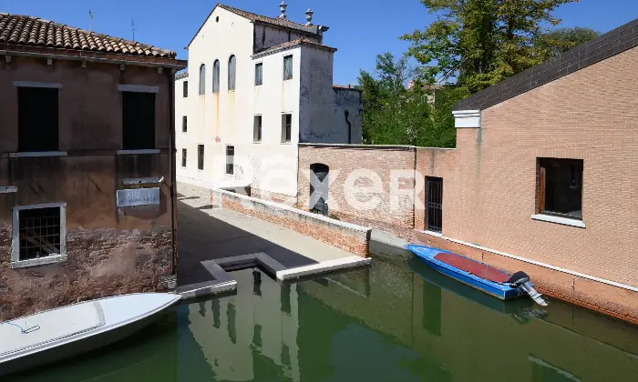 Rexer-Venezia-Appartamento-in-edificio-depoca-con-vista-canale-Altro