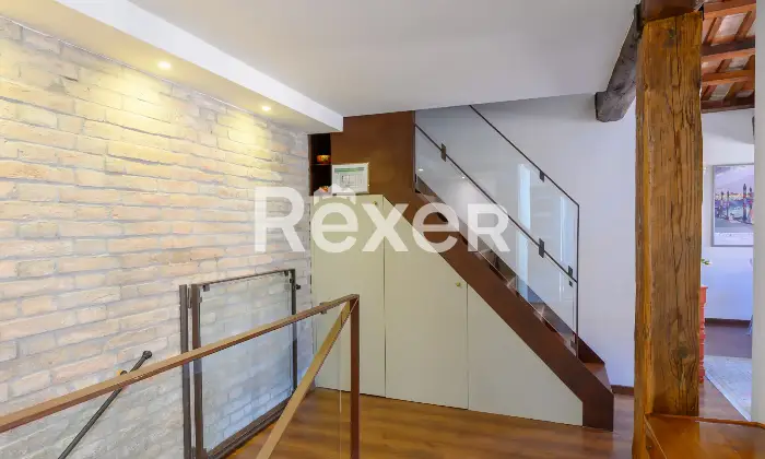 Rexer-Venezia-Appartamento-in-edificio-depoca-con-vista-canale-Altro