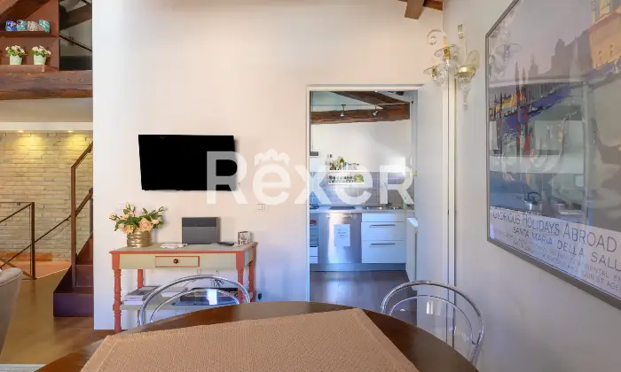 Rexer-Venezia-Appartamento-in-edificio-depoca-con-vista-canale-Altro