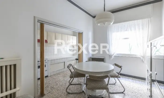 Rexer-Pesaro-Ampio-appartamento-da-ristrutturare-con-box-e-doppio-ingresso-Altro
