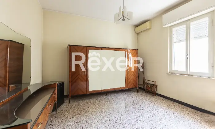 Rexer-Pesaro-Ampio-appartamento-da-ristrutturare-con-box-e-doppio-ingresso-Altro