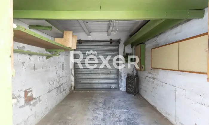 Rexer-Pesaro-Ampio-appartamento-da-ristrutturare-con-box-e-doppio-ingresso-Altro