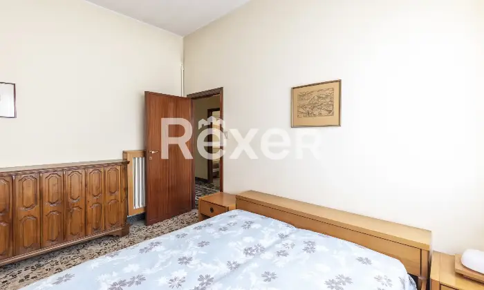 Rexer-Pesaro-Ampio-appartamento-da-ristrutturare-con-box-e-doppio-ingresso-Altro
