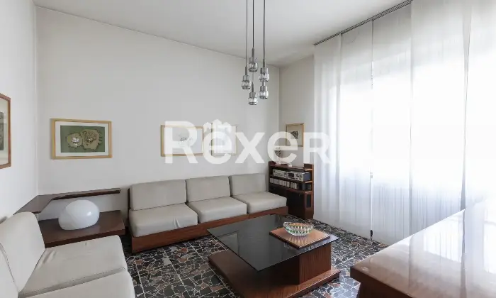 Rexer-Pesaro-Ampio-appartamento-da-ristrutturare-con-box-e-doppio-ingresso-Altro