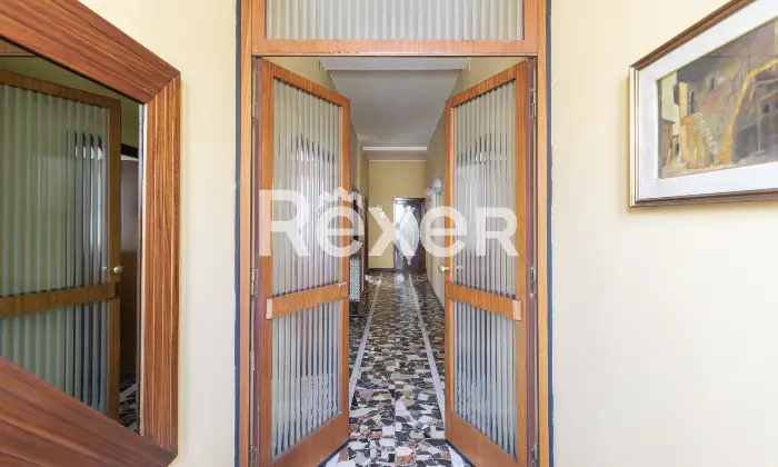 Rexer-Pesaro-Ampio-appartamento-da-ristrutturare-con-box-e-doppio-ingresso-Altro