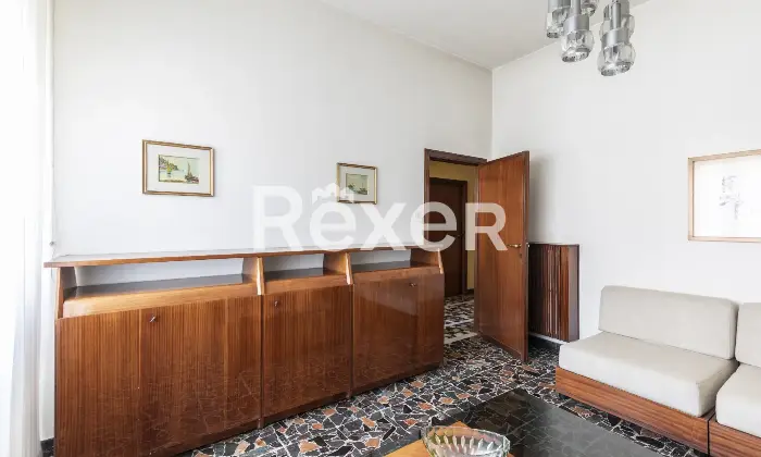 Rexer-Pesaro-Ampio-appartamento-da-ristrutturare-con-box-e-doppio-ingresso-Altro