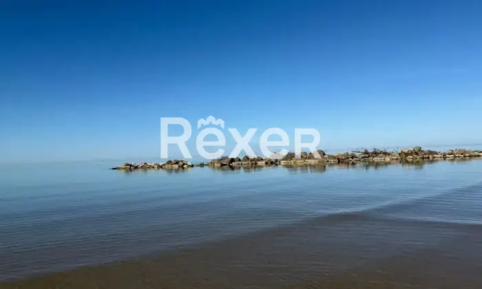 Rexer-Montesilvano-Trilocale-con-ampio-terrazzo-a-pochi-passi-dal-mare-Via-Romagna-Montesilvano-PE-Altro