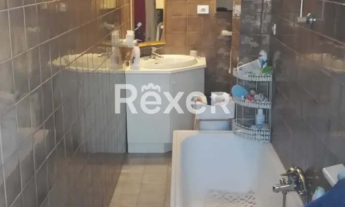 Rexer-Soverato-Trilocale-sopra-CONAD-Bagno