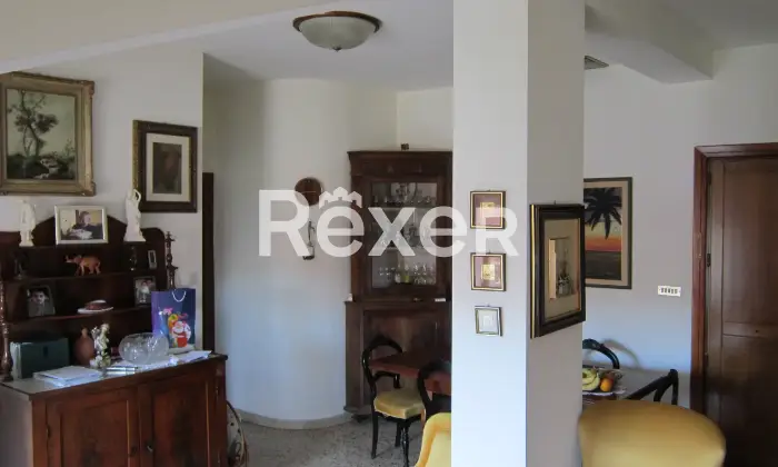 Rexer-Soverato-Trilocale-sopra-CONAD-Salone