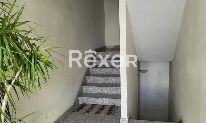 Rexer-Montescaglioso-Ampio-appartamento-con-tavernetta-terrazzo-e-garage-Montescaglioso-Ingresso