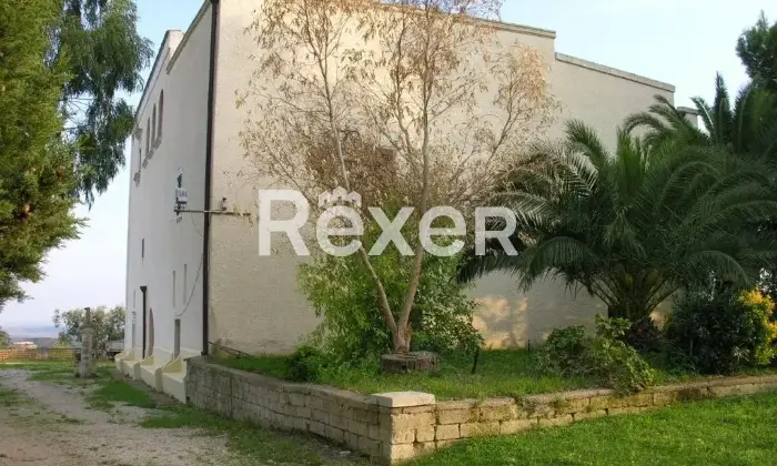 Rexer-Montescaglioso-Terreno-con-Monastero-da-Ristrutturare-in-Vendita-a-Montescaglioso-Esterno