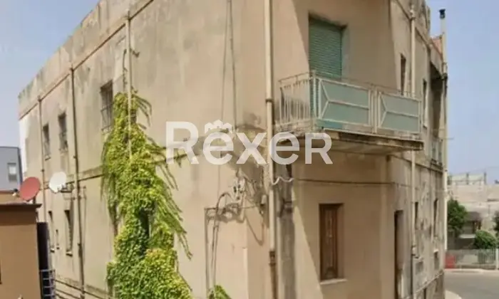 Rexer-Rocca-di-Capri-Leone-Edificio-in-vendita-nel-centro-di-Rocca-di-Capri-Leone-Altro