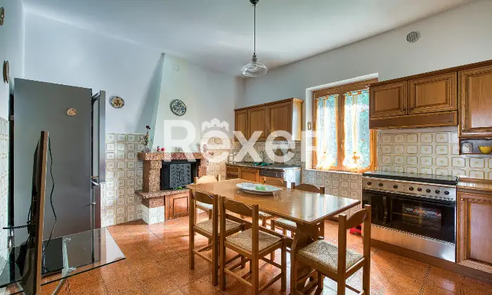 Rexer-Costacciaro-CASA-INDIPENDENTE-CON-GIARDINO-Altro