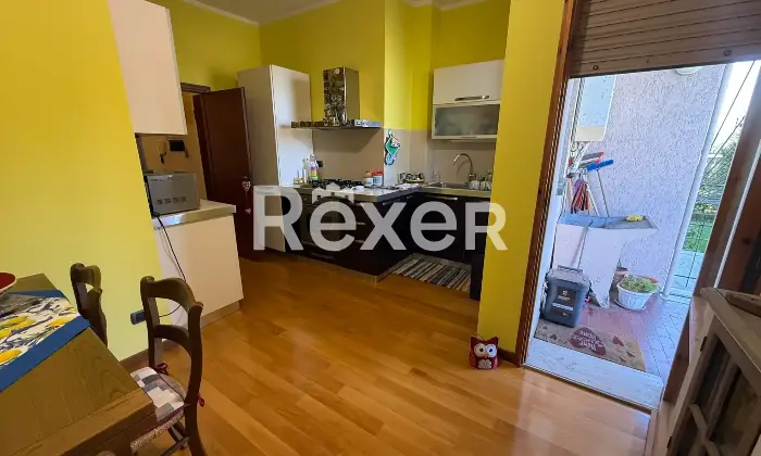 Rexer-Pistoia-Appartamento-al-secondo-piano-con-due-terrazzi-e-garage-Sala-da-pranzo
