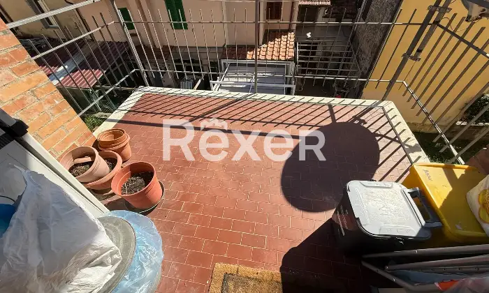 Rexer-Pistoia-Appartamento-al-secondo-piano-con-due-terrazzi-e-garage-Terrazzo