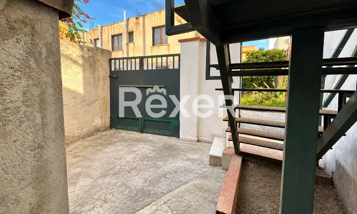Rexer-Reggio-Calabria-Soluzione-indipendente-con-due-appartamenti-a-pochi-passi-dal-mare-Cortile