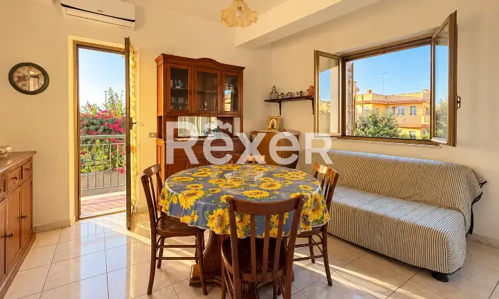 Rexer-Reggio-Calabria-Soluzione-indipendente-con-due-appartamenti-a-pochi-passi-dal-mare-Sala
