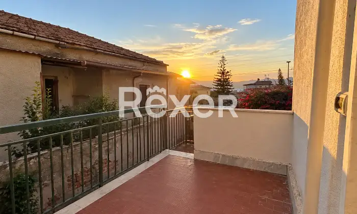 Rexer-Reggio-Calabria-Soluzione-indipendente-con-due-appartamenti-a-pochi-passi-dal-mare-Balcone