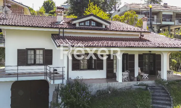 Rexer-Avigliana-Villa-indipendente-su-lati-Altro