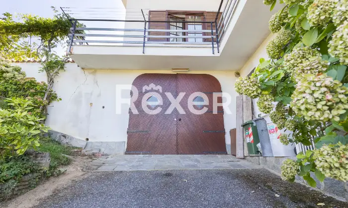 Rexer-Avigliana-Villa-indipendente-su-lati-Altro
