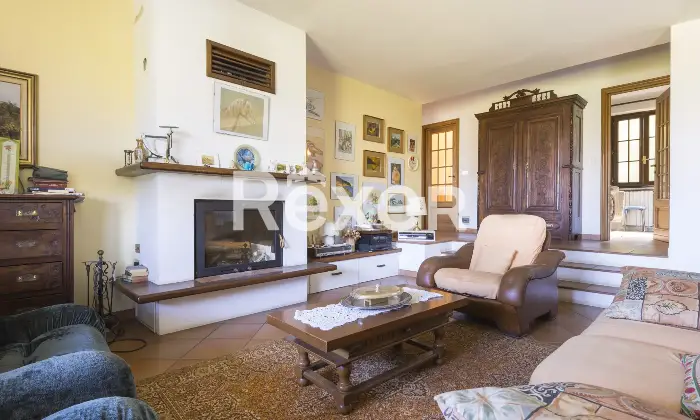 Rexer-Avigliana-Villa-indipendente-su-lati-Altro