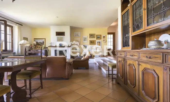 Rexer-Avigliana-Villa-indipendente-su-lati-Altro