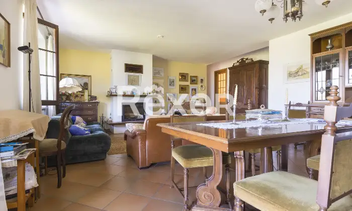 Rexer-Avigliana-Villa-indipendente-su-lati-Altro