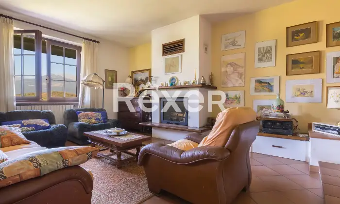 Rexer-Avigliana-Villa-indipendente-su-lati-Altro