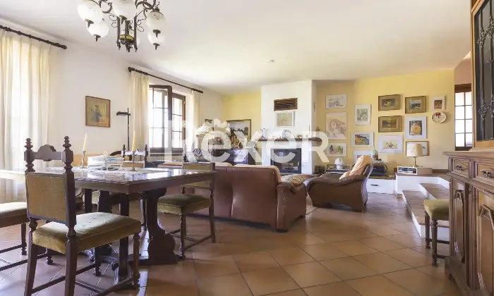 Rexer-Avigliana-Villa-indipendente-su-lati-Altro