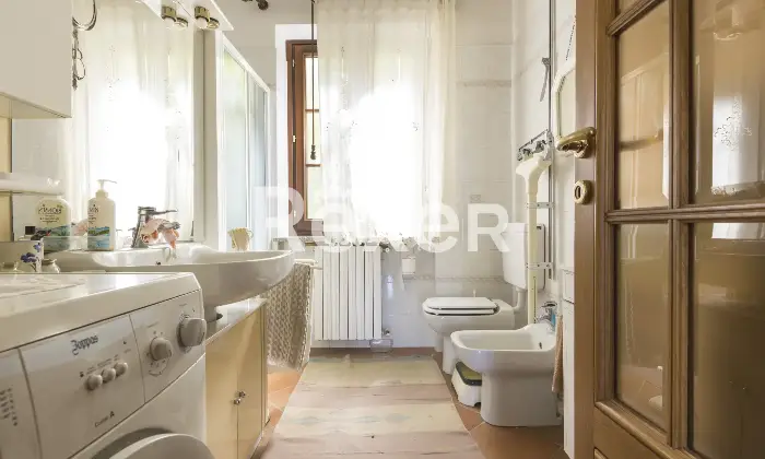Rexer-Avigliana-Villa-indipendente-su-lati-Altro