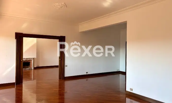 Rexer-Roma-Via-Rocca-di-Mezzo-Roma-Zona-Cortina-dAmpezzo-Altro