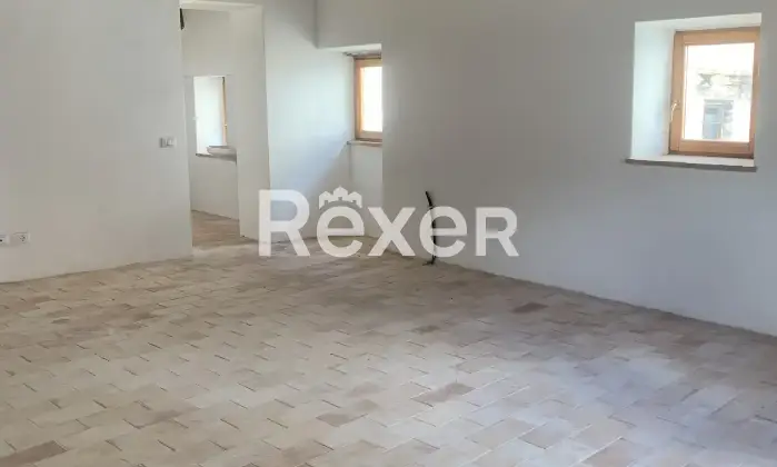 Rexer-San-Ginesio-Casale-indipendente-completamente-ristrutturato-con-giardino-e-ampio-terrazzo-San-Ginesio-MC-Camera