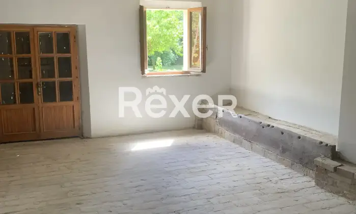 Rexer-San-Ginesio-Casale-indipendente-completamente-ristrutturato-con-giardino-e-ampio-terrazzo-San-Ginesio-MC-Salone