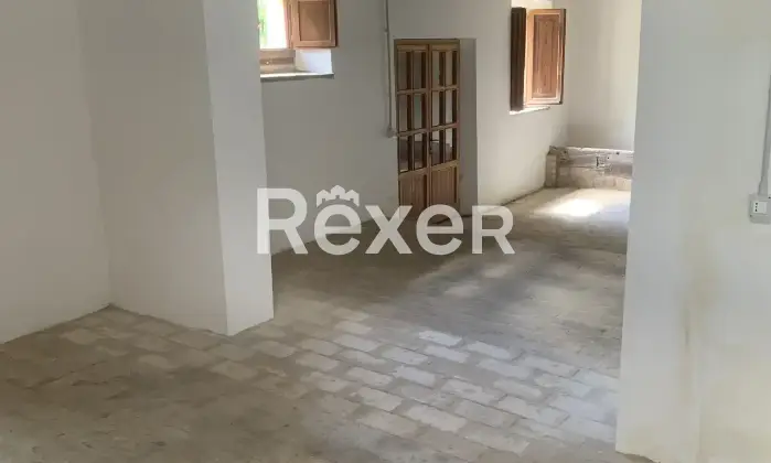 Rexer-San-Ginesio-Casale-indipendente-completamente-ristrutturato-con-giardino-e-ampio-terrazzo-San-Ginesio-MC-Scala