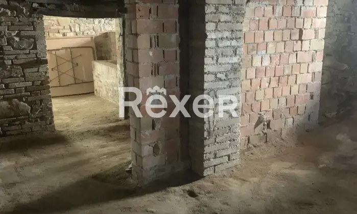 Rexer-San-Ginesio-Casale-indipendente-completamente-ristrutturato-con-giardino-e-ampio-terrazzo-San-Ginesio-MC-Cantina