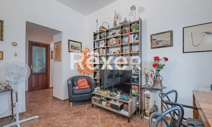 Rexer-Roma-Appartamento-bilocale-al-piano-rialzato-Soggiorno