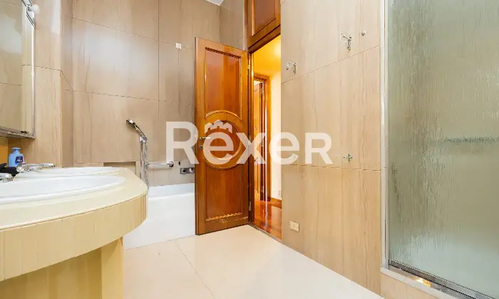 Rexer-Milano-VIA-VISCONTI-DI-MODRONE-PRESTIGIOSO-APPARTAMENTO-DI-MQ-AL-QUINTO-PIANO-CON-BOX-E-POSTO-AUTO-Altro