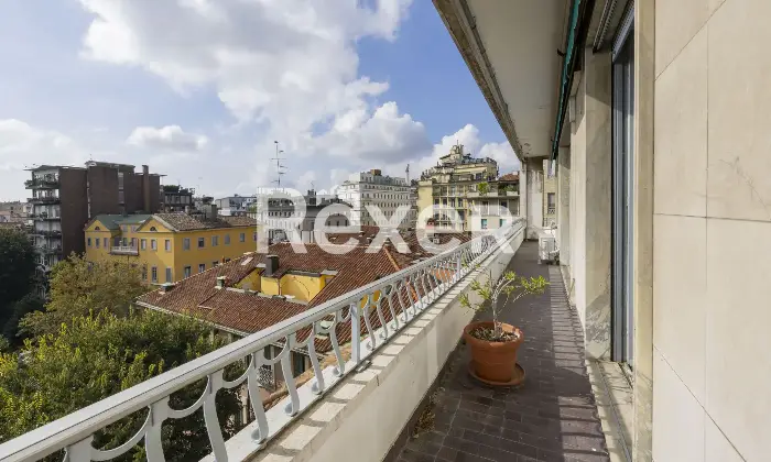 Rexer-Milano-VIA-VISCONTI-DI-MODRONE-PRESTIGIOSO-APPARTAMENTO-DI-MQ-AL-QUINTO-PIANO-CON-BOX-E-POSTO-AUTO-Altro