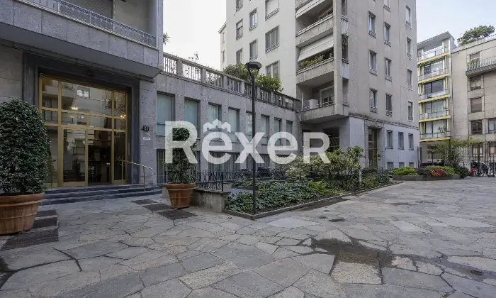 Rexer-Milano-VIA-VISCONTI-DI-MODRONE-PRESTIGIOSO-APPARTAMENTO-DI-MQ-AL-QUINTO-PIANO-CON-BOX-E-POSTO-AUTO-Altro
