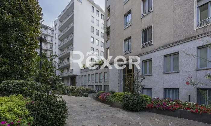 Rexer-Milano-VIA-VISCONTI-DI-MODRONE-PRESTIGIOSO-APPARTAMENTO-DI-MQ-AL-QUINTO-PIANO-CON-BOX-E-POSTO-AUTO-Altro